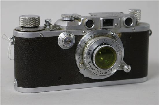 A Leica DRP camera No.276371 with Leitz Elmar f=5cm 1:3.5 lens